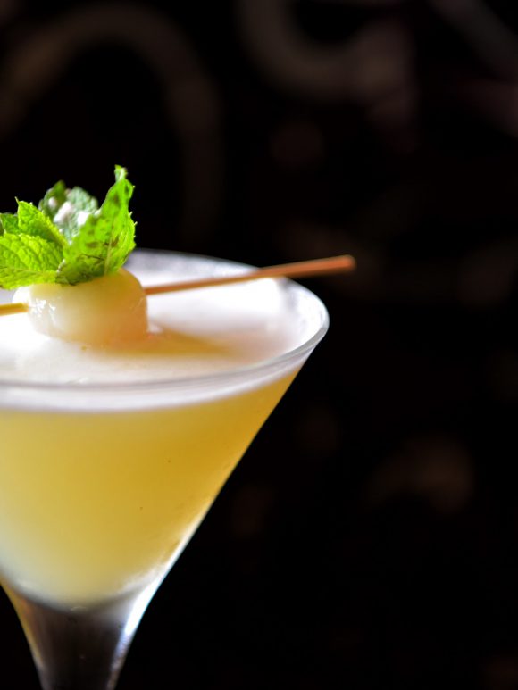 Top 5 Cocktails to Vibe with at El Bar de la Calle low calorie non alcoholic cocktails cancun stay fit