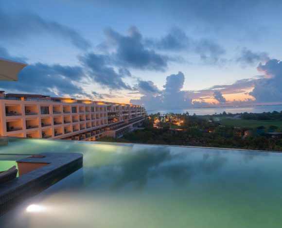 Live the ATELIER de Hoteles Barefoot Luxury Experience